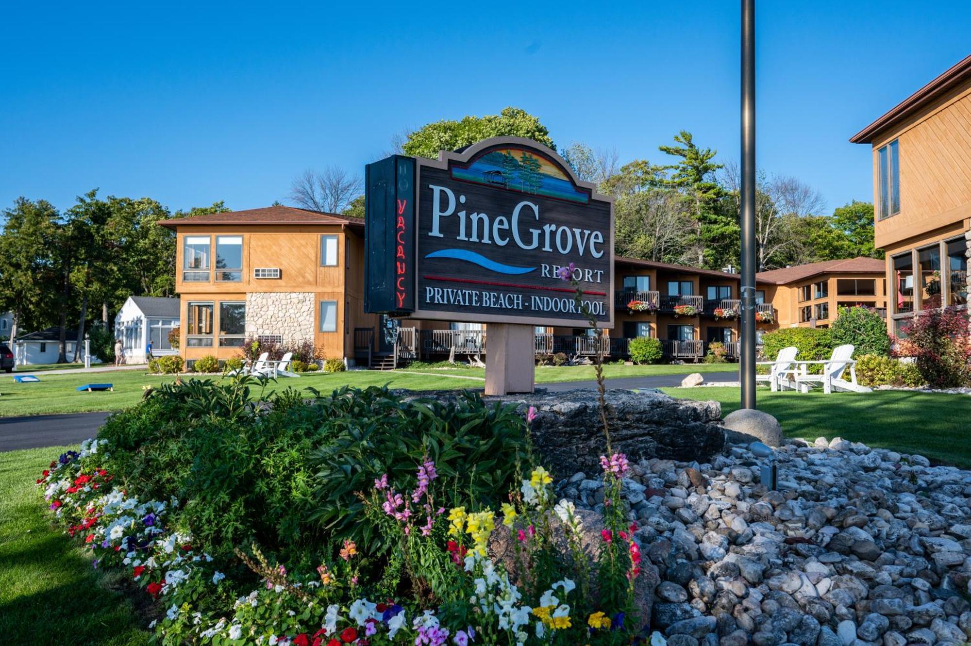 Pine Grove Resort Ephraim Bagian luar foto