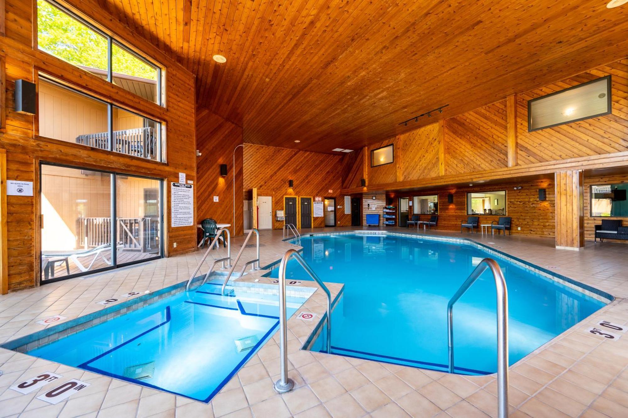 Pine Grove Resort Ephraim Bagian luar foto