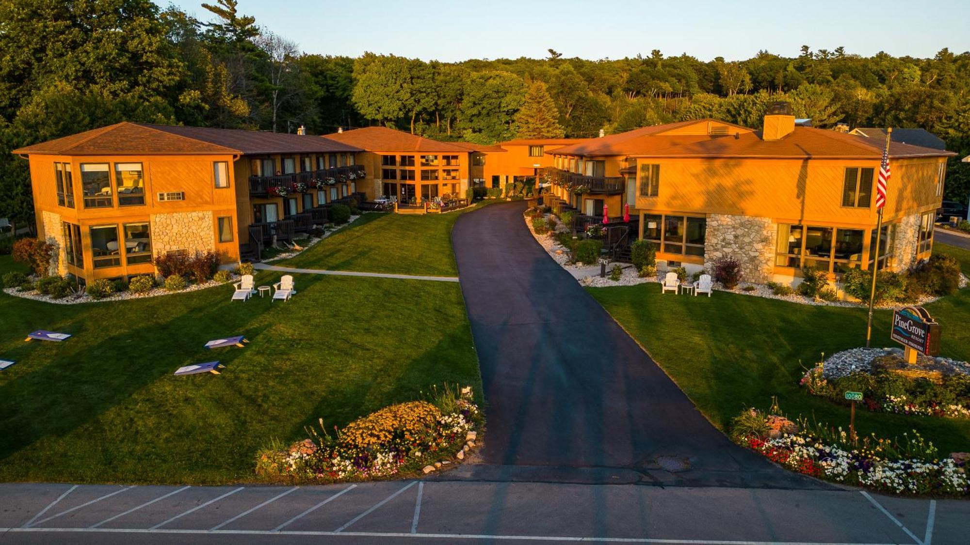 Pine Grove Resort Ephraim Bagian luar foto
