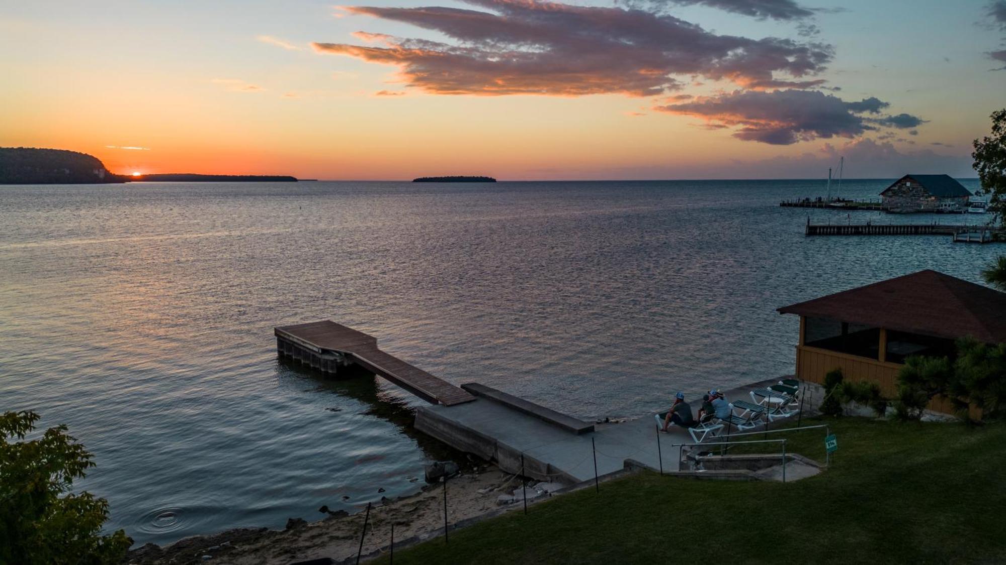 Pine Grove Resort Ephraim Bagian luar foto