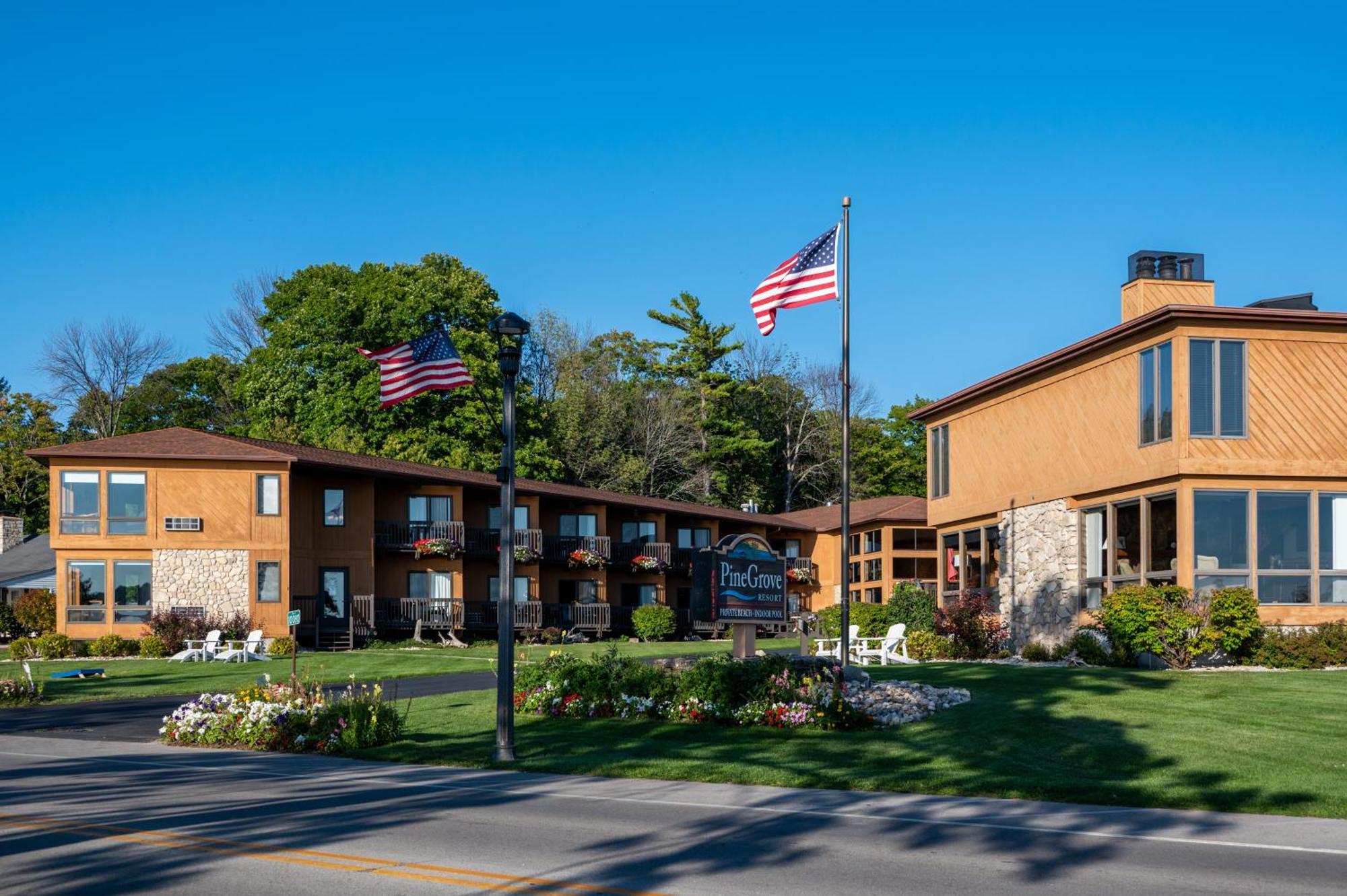 Pine Grove Resort Ephraim Bagian luar foto