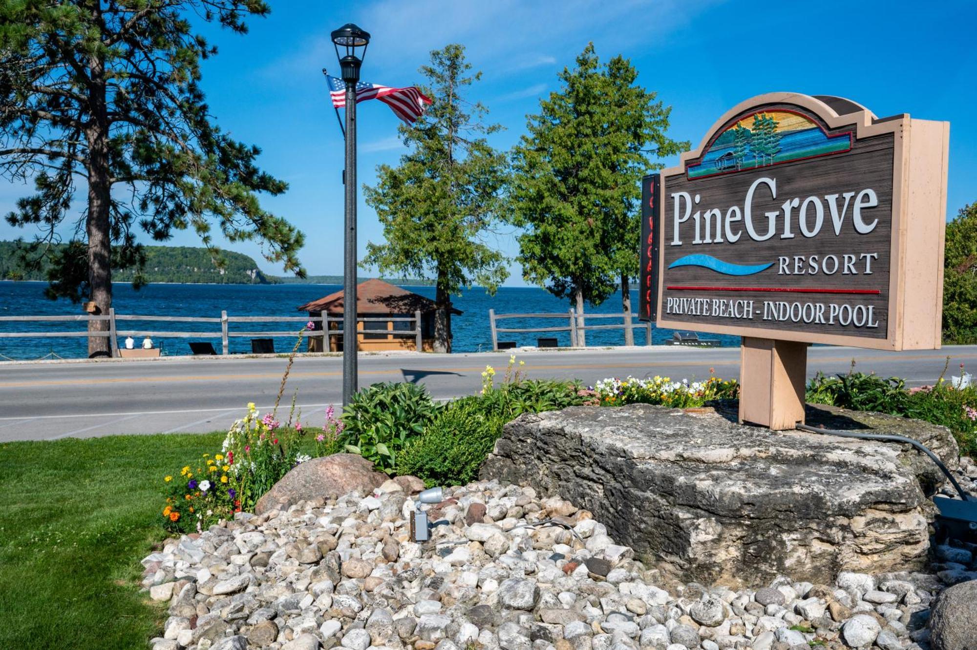 Pine Grove Resort Ephraim Bagian luar foto