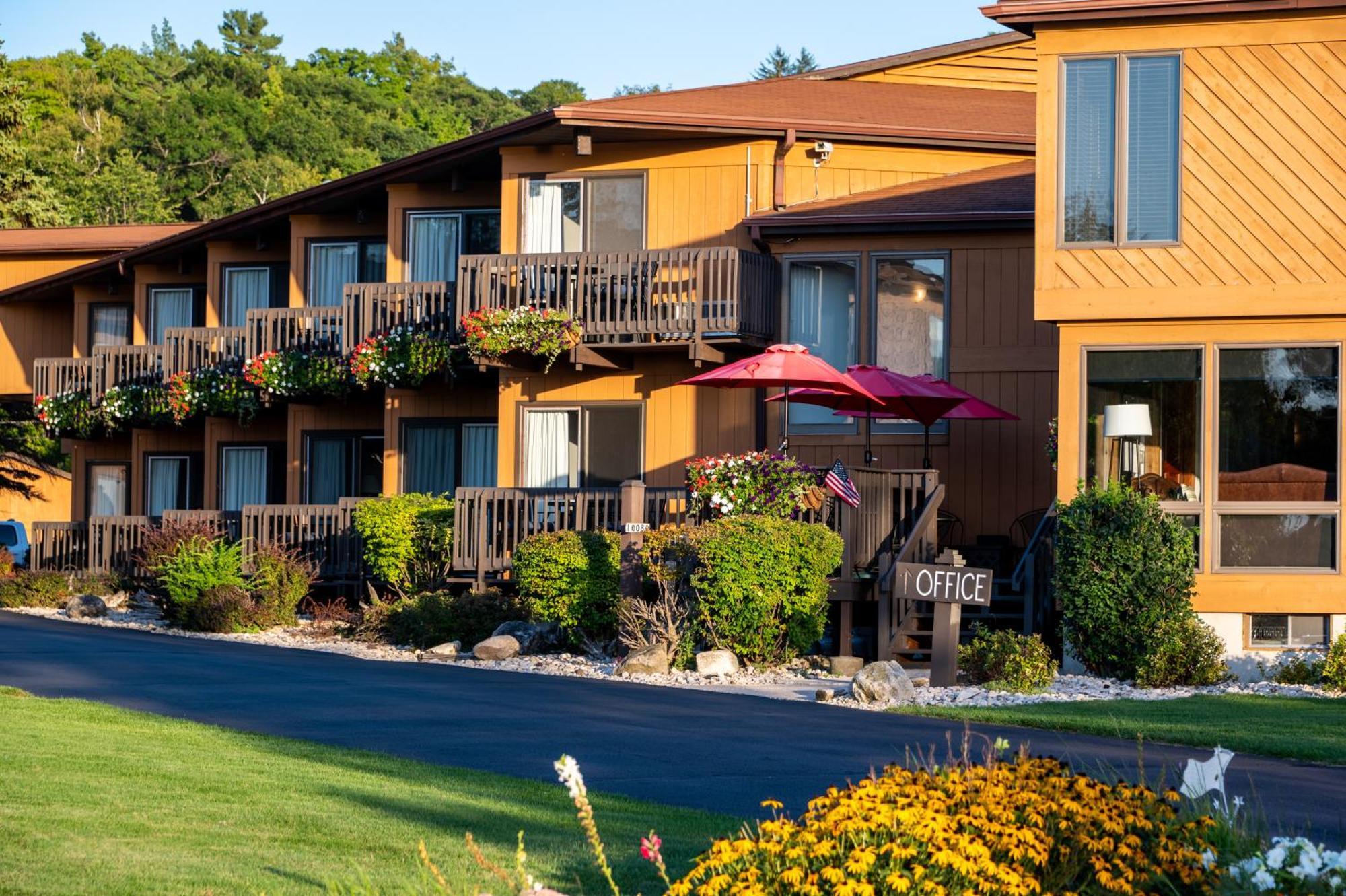 Pine Grove Resort Ephraim Bagian luar foto