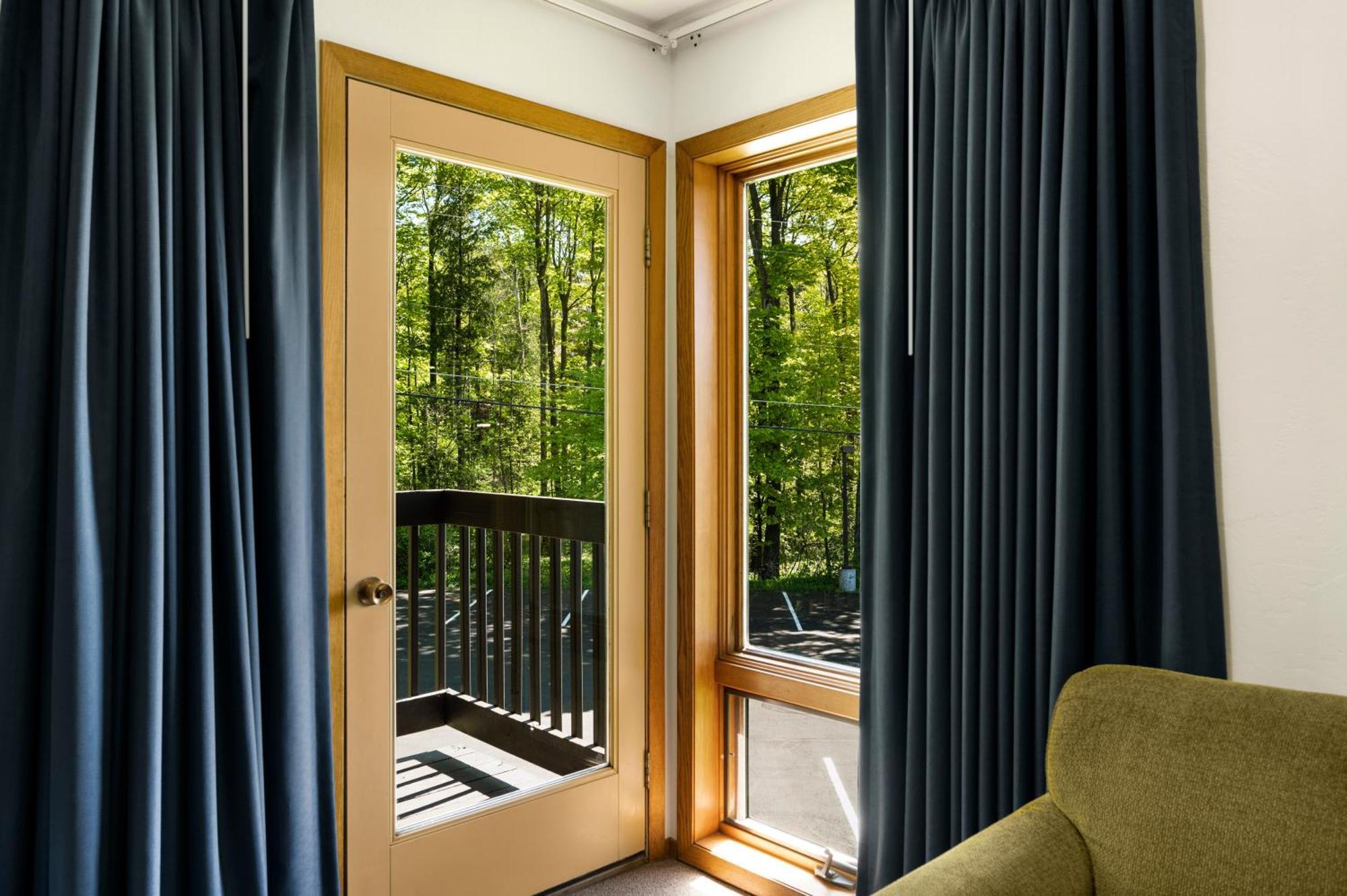 Pine Grove Resort Ephraim Bagian luar foto