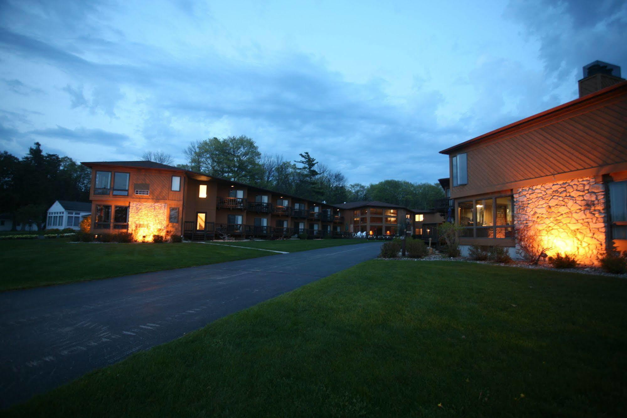 Pine Grove Resort Ephraim Bagian luar foto