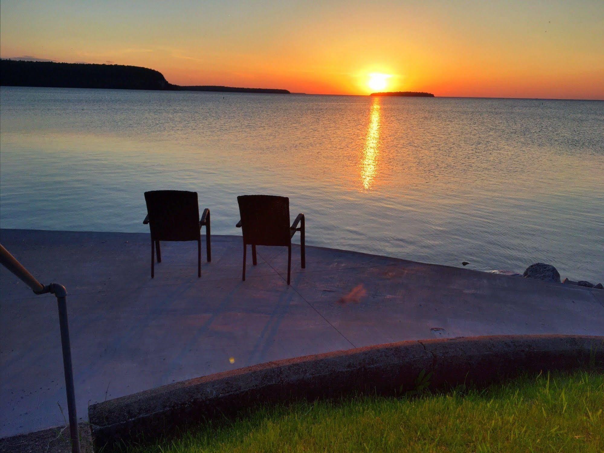 Pine Grove Resort Ephraim Bagian luar foto